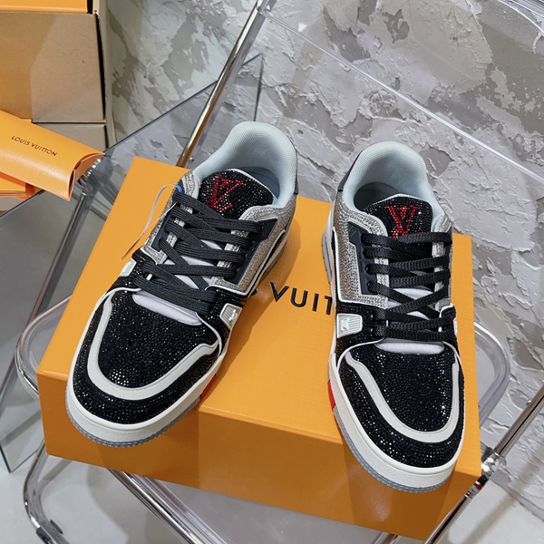 ルイヴィトン靴背面デザイン